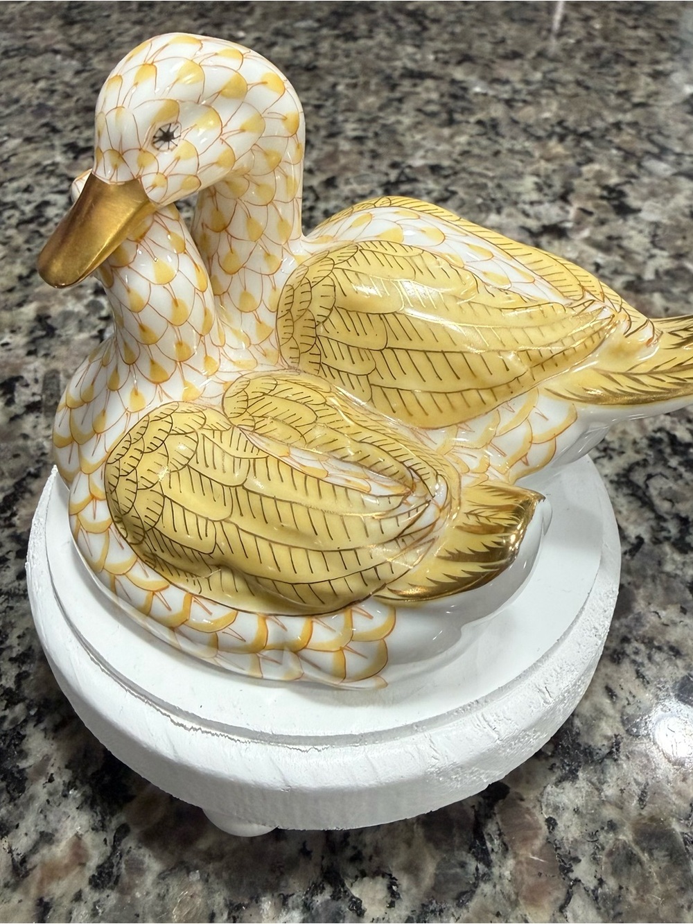 Herend Small Pair of Ducks - Butterscotch - Picture 3 of 9